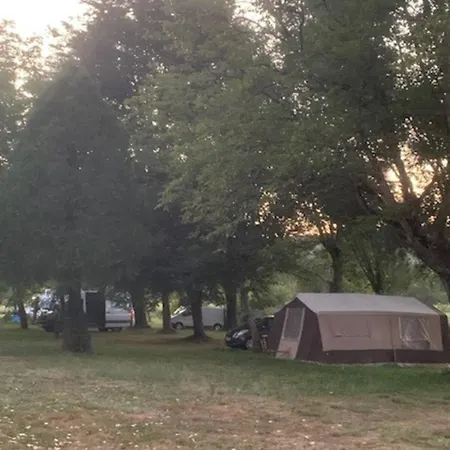 Sous Les Etoiles Caravane Le Sorbier Campsite *
