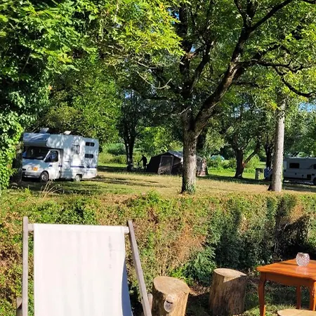 Sous Les Etoiles Caravane Le Sorbier Campsite *